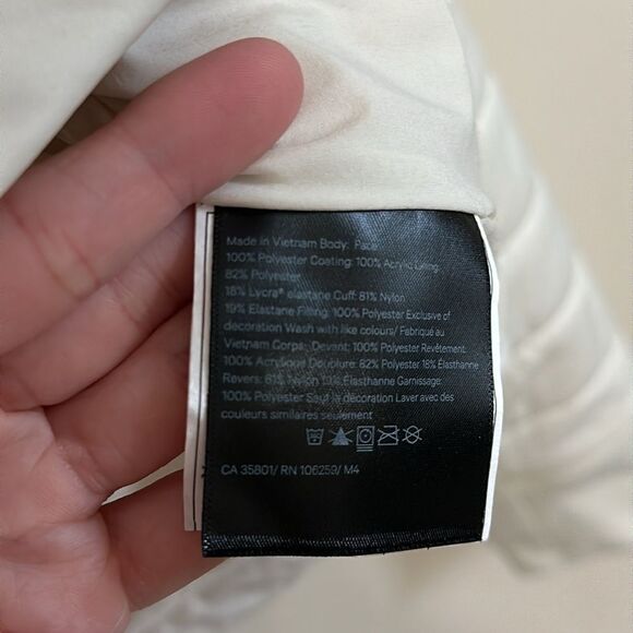 Like New Lululemon Light Ivory Dynamic Movement Hoodie Sz 6 - Picture 7 of 8